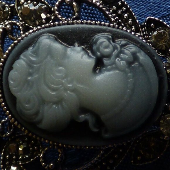 GOTH VICTORIAN VAMPIRE SILVER FAUX MARCASITE CRYSTAL BLUE CAMEO PIN BROOCH - Picture 8 of 11